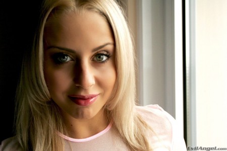 Mandy Dee