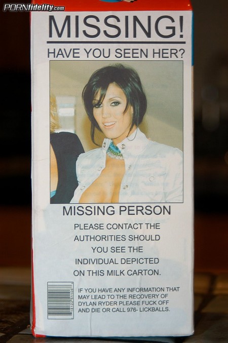 Парень с готовностью заполняет ротики и киски знойных Dylan Ryder п Kelly Madison с большими титьками